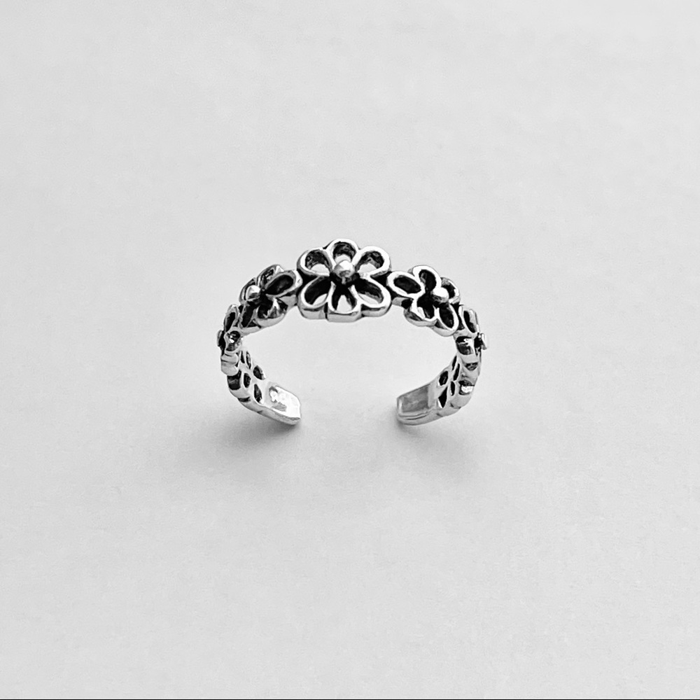 Sterling Silver Flower Toe Ring, Silver Ring, Mid… - image 2